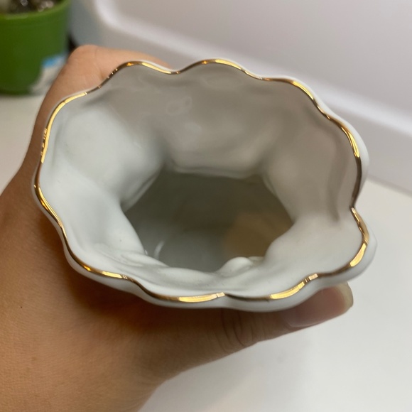 Vintage Lefton Hand Painted Christmas Holly Vases 03728 Bag Shaped 4 Inch Tall - Picture 6 of 9